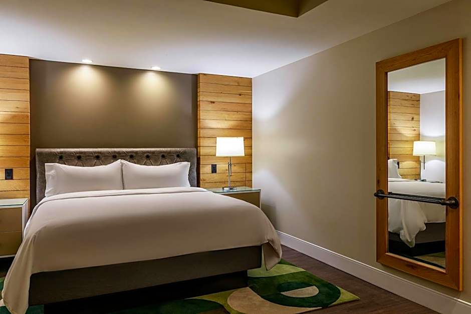 Renaissance by Marriott Allentown Hotel