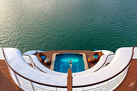 Halong CAPELLACRUISE - Member of Lyra cruise collection
