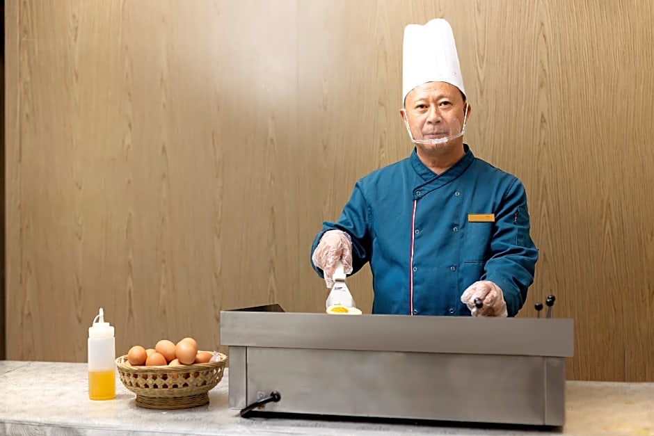 Rezen Hotel Urumqi High-speed Railway Station