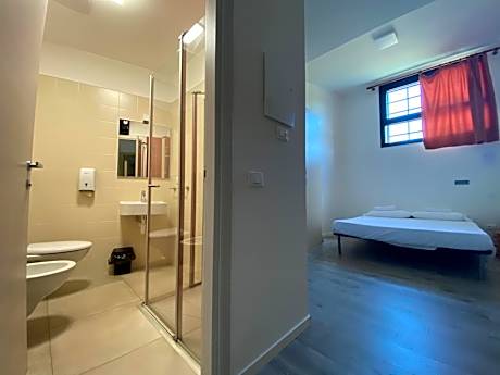 Double Room with Ensuite Bathroom