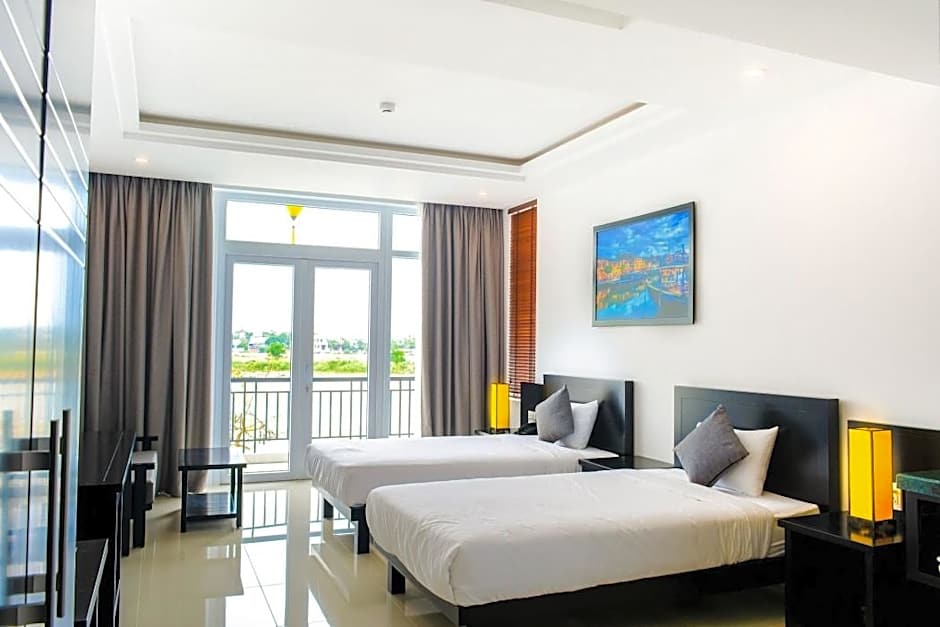 Riverside White House Hotel