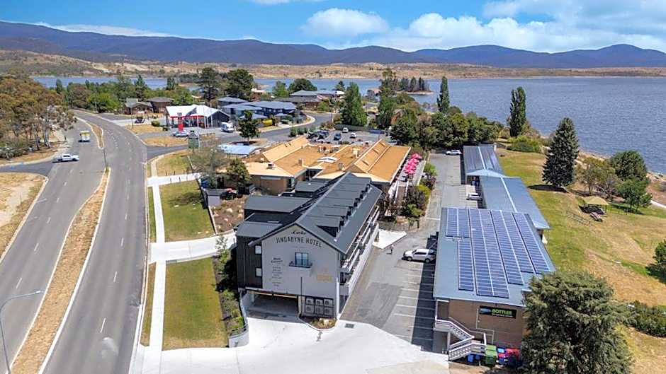 Lake Jindabyne Hotel