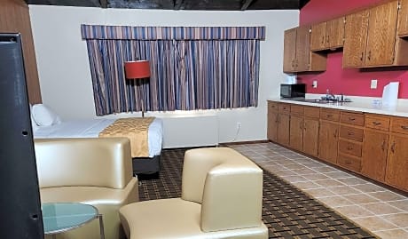 1 King Bed Kitchenette Non-Smoking