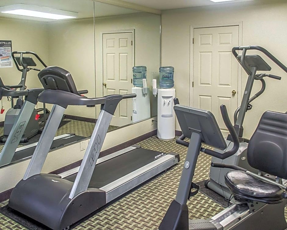Days Inn by Wyndham Austintown