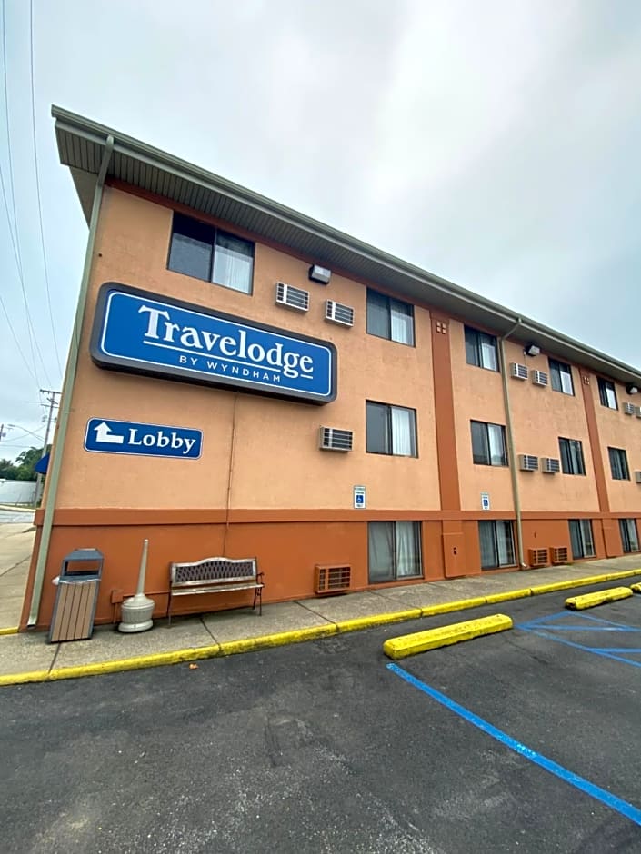 Travelodge by Wyndham La Porte/Michigan City Area