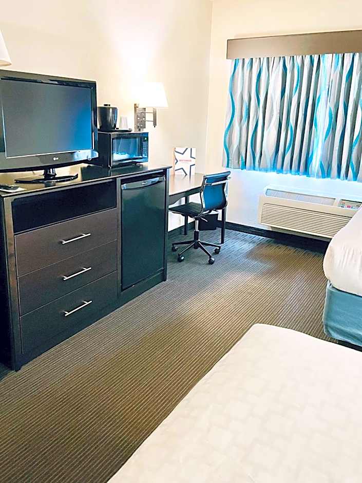 AmericInn by Wyndham Green Bay East