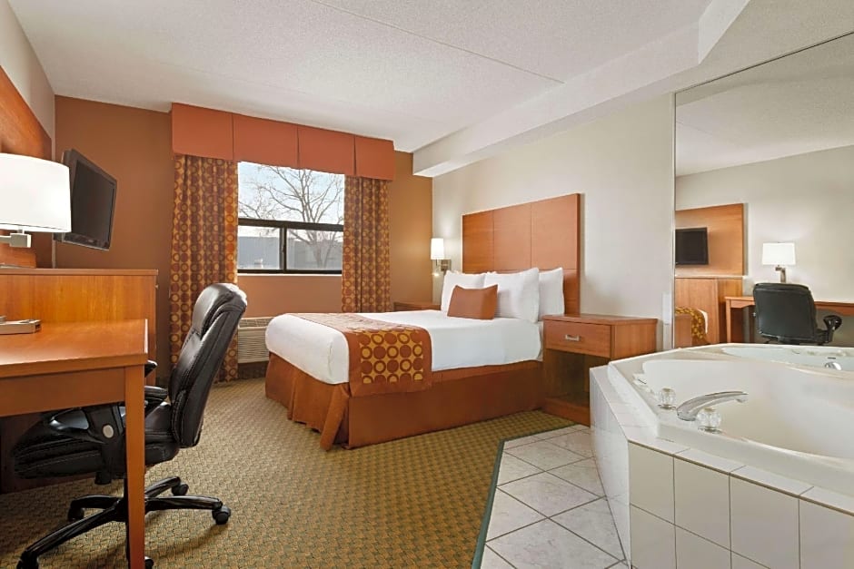 Travelodge by Wyndham Windsor