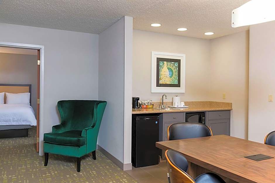 Hampton Inn By Hilton & Suites East Lansing/Okemos