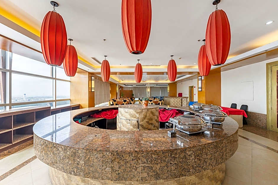 Crown Regency Hotel & Towers