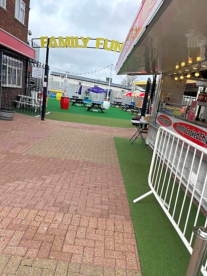 Caravan home Clacton-On-Sea St Osyth