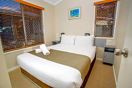 Deluxe Cabin - Sleeps 2