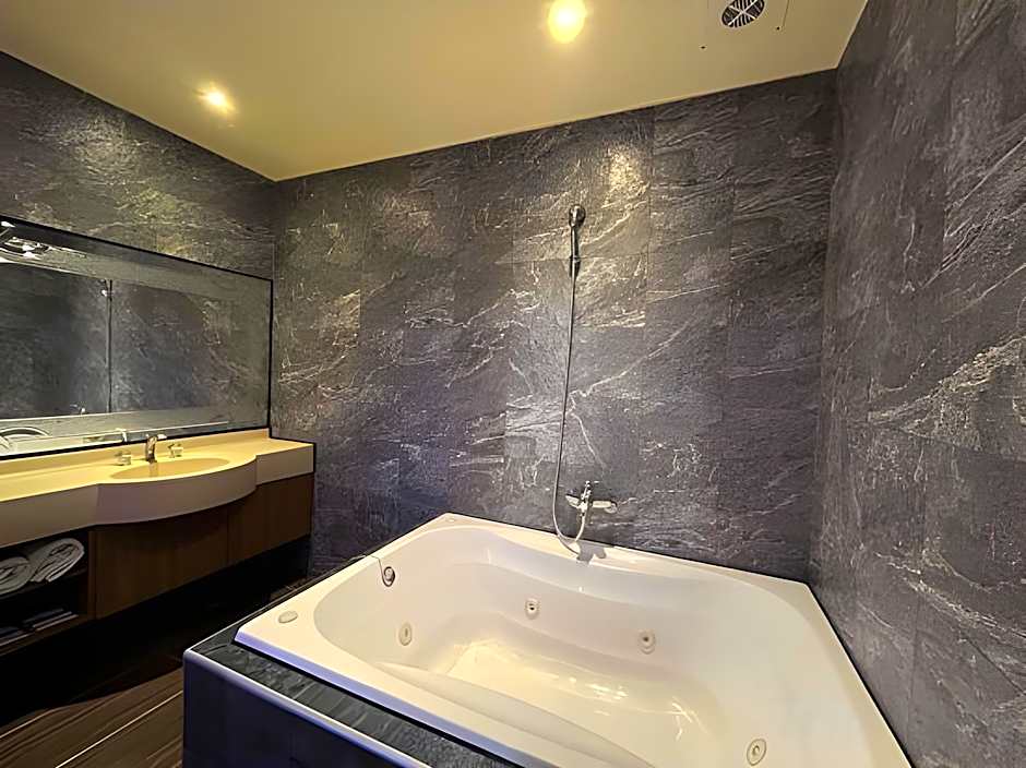 King & Princess Motel Ii