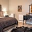 A' Queenslin Guesthouse