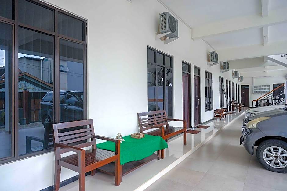 RedDoorz near Terminal Tirtonadi 2