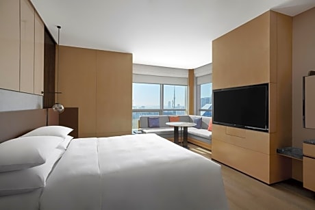 Premier King Room with 1 King, City view