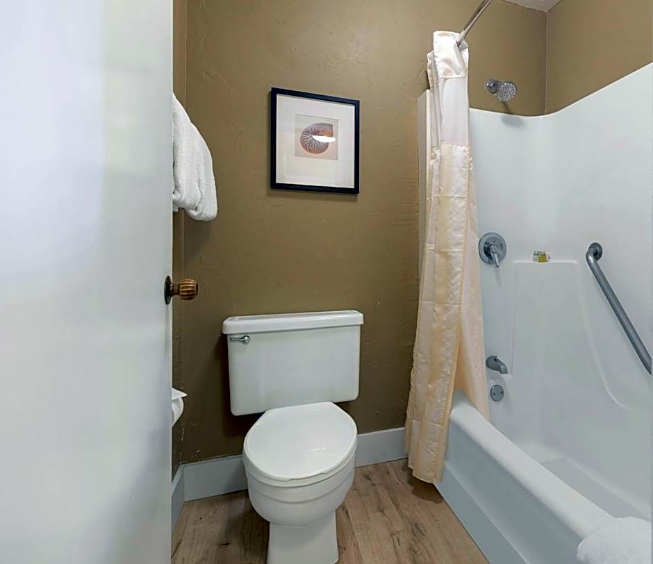 Plantation Hale Suites