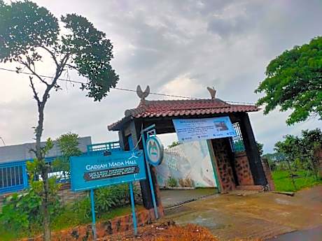 Gadjah Mada Hall Cafe & Penginapan Hostel