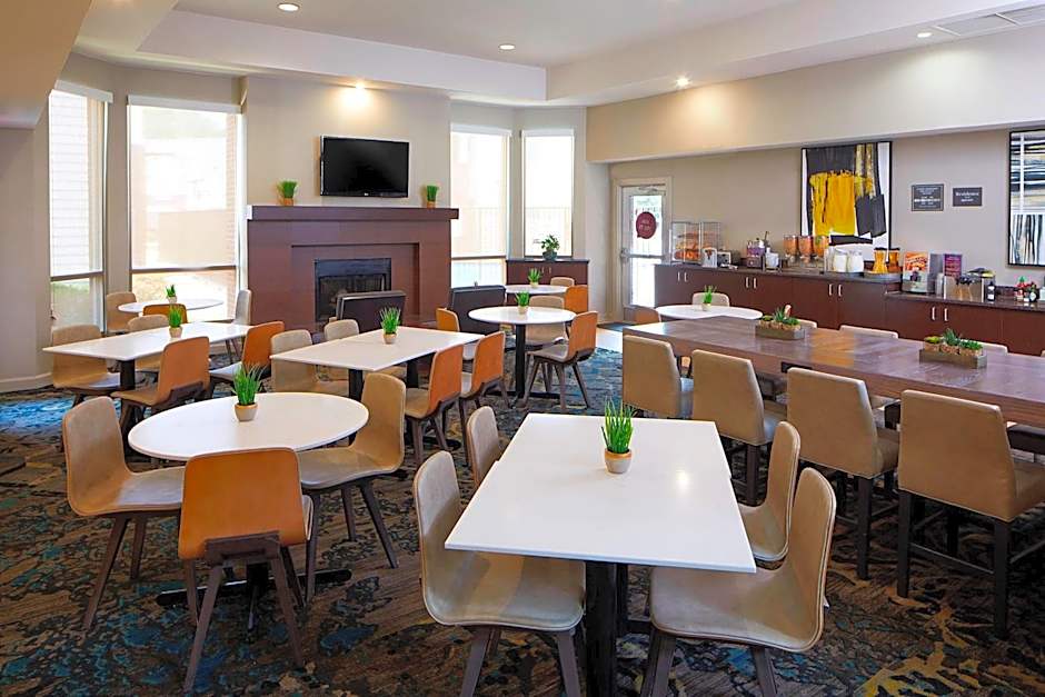 Residence Inn by Marriott Atlanta Airport North/Virginia Avenue