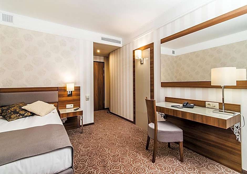 Hotel Lord - Warsaw Airport