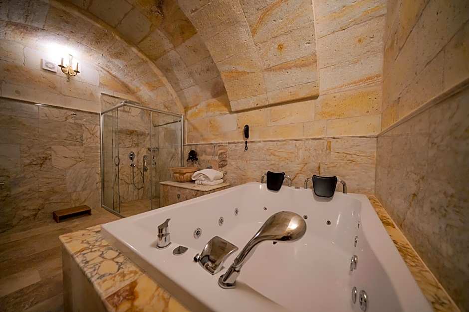 Serenus Cave Suites
