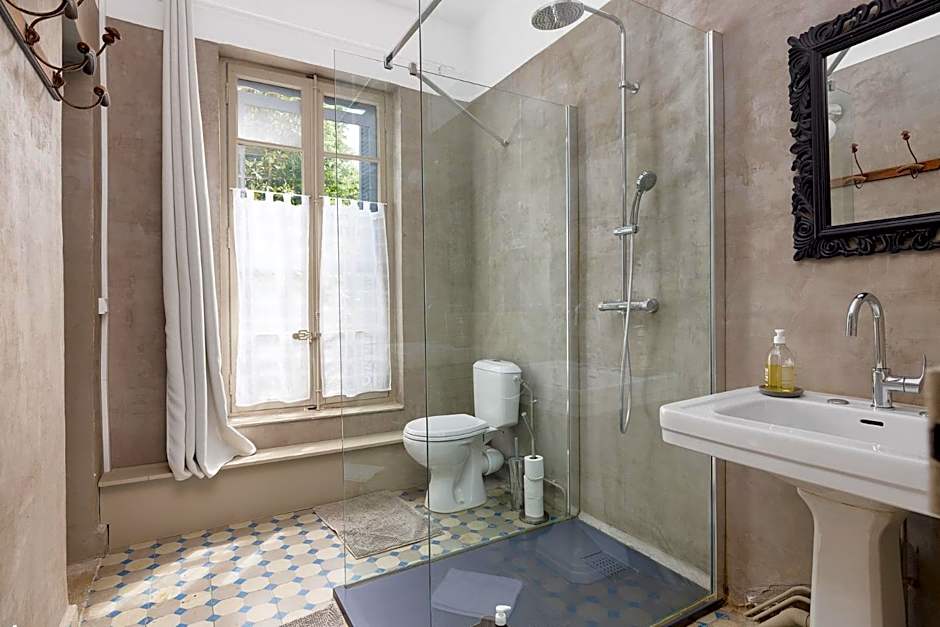 La Glacière, ostalarià agricol