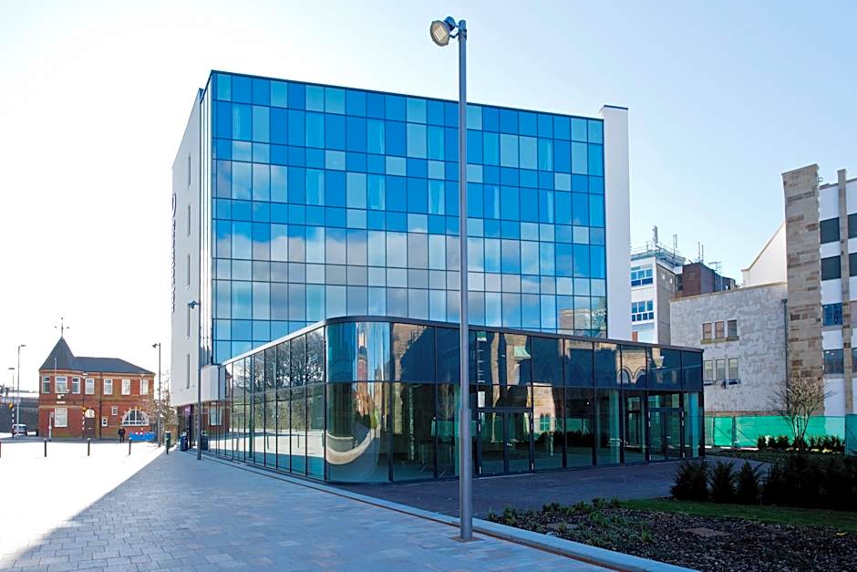 Premier Inn Blackburn Town Centre