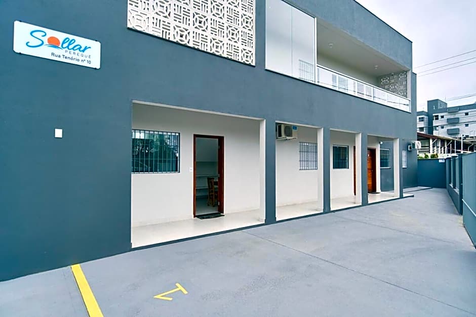 SOL 3: Charmoso com Piscina e Churrasqueira e AR