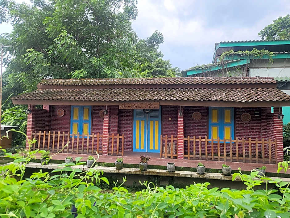 RedDoorz Syariah Near Wisata Durensewu Pandaan