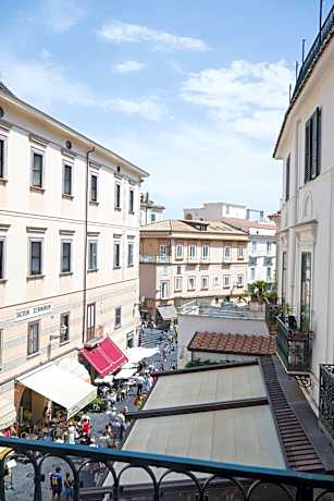 Suite - Split Level