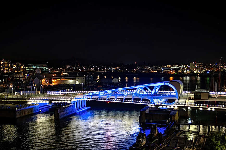 Victoria Regent Waterfront Hotel & Suites