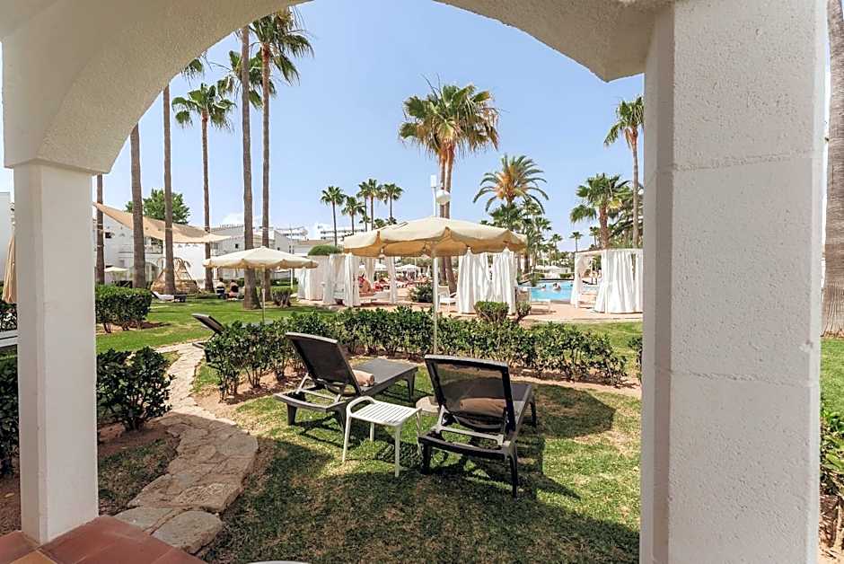 Garden Saladina - Adults Only