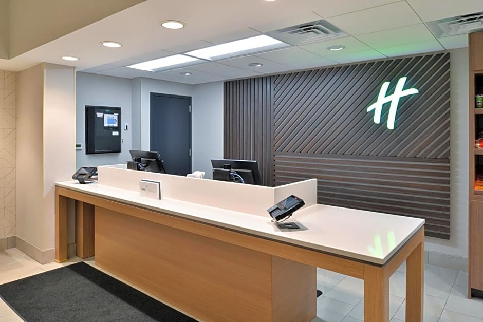 Holiday Inn Hotel & Suites Overland Park-Convention Center