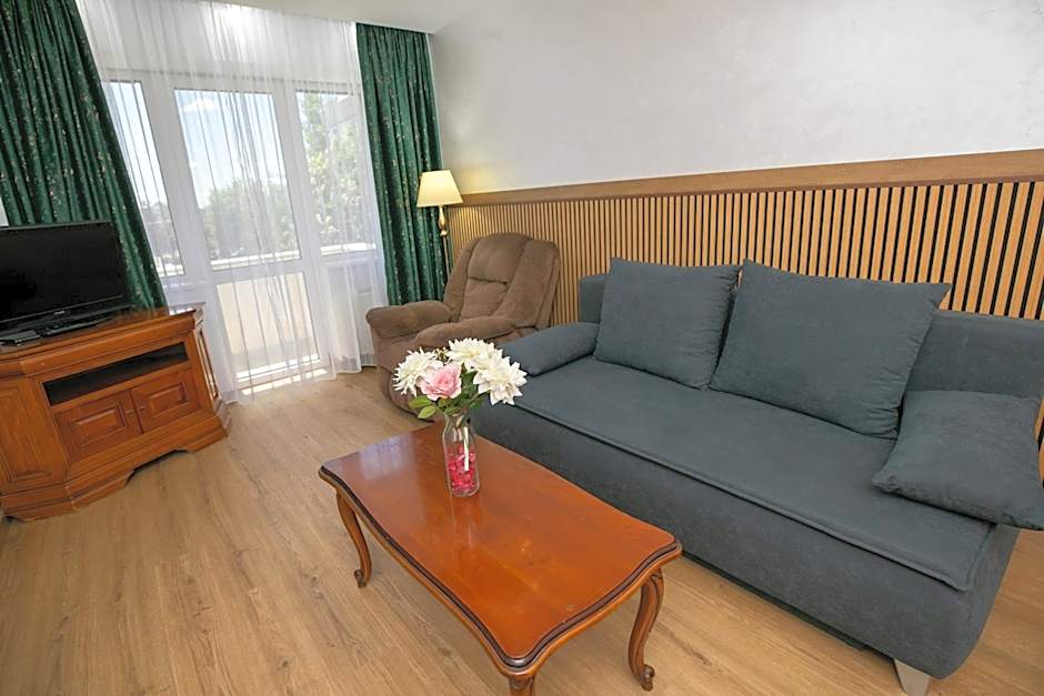 Hotel Senator