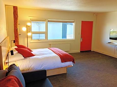 Maple Superior Queen Room