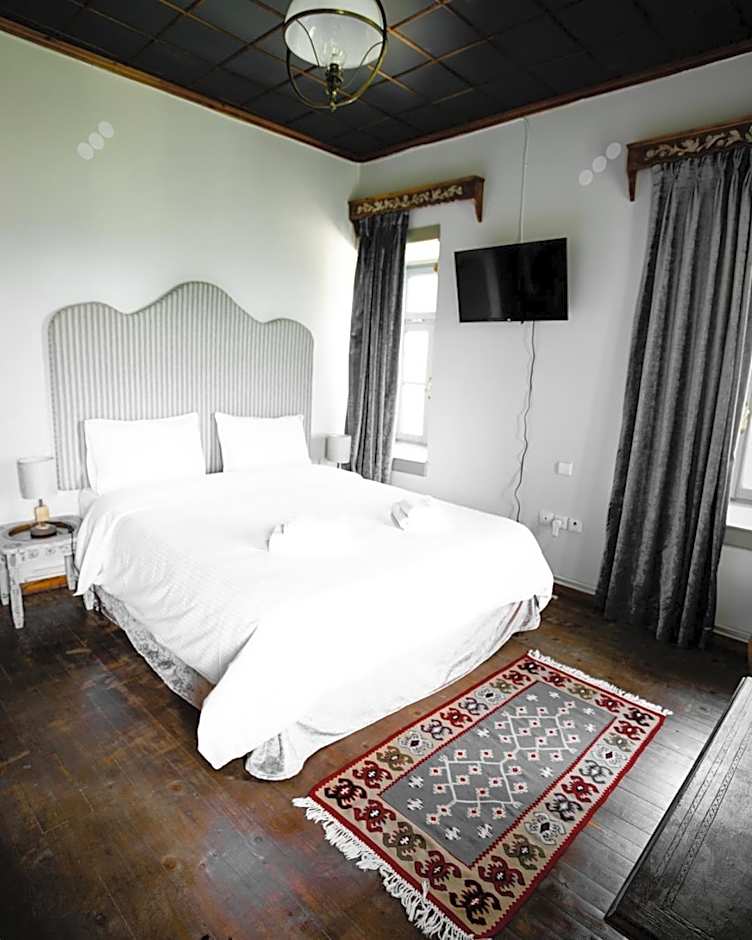 Shamrock Elati Retreats