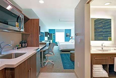 Queen Studio with Two Queen Beds - Mobility Access/Non-Smoking