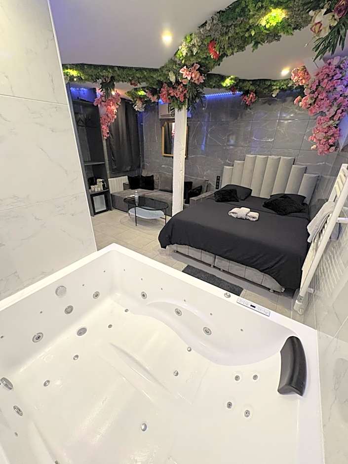 Room & Jacuzzi - Stade de France