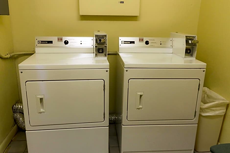 Schooner II Beach and Racquet Club