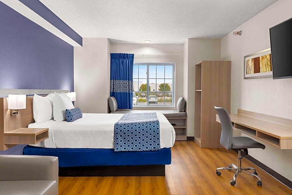 Microtel Inn & Suites By Wyndham Lincoln
