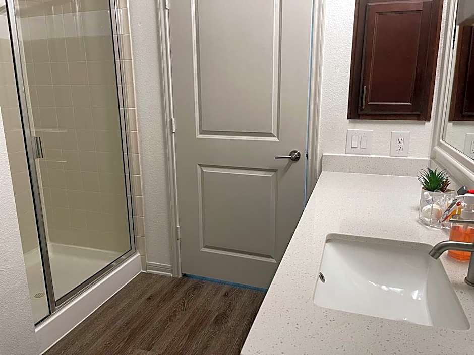 Convenient Spacious 2Bed 2Bath