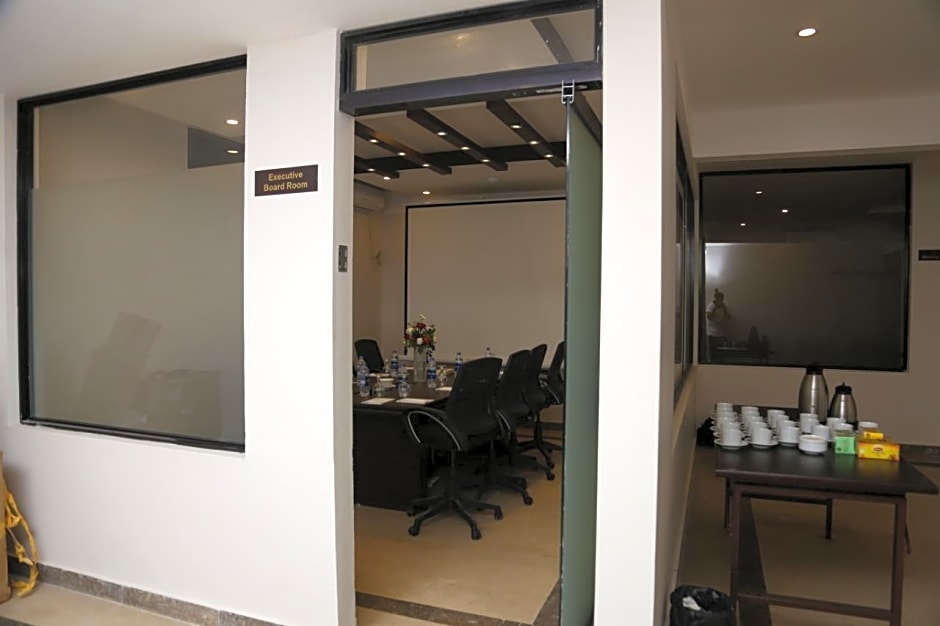 Zifan Hotel & Suites