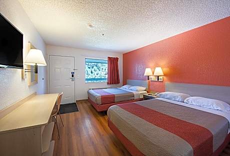 2 Full Beds | ADA/Tub