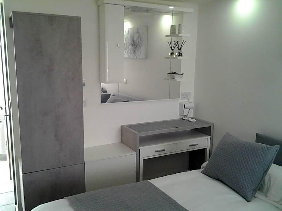 Lady Charlotte Guest rooms triple rooms