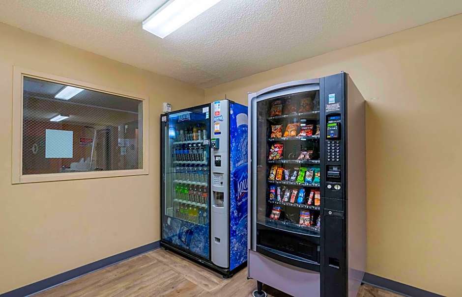 Extended Stay America Select Suites Tampa Airport Memorial – Tampa, FL