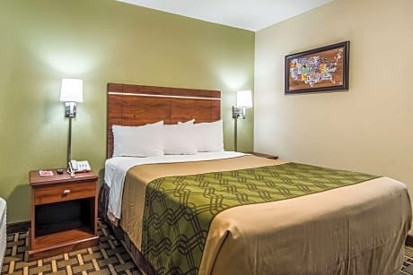 1 Queen Bed, Nonsmoking