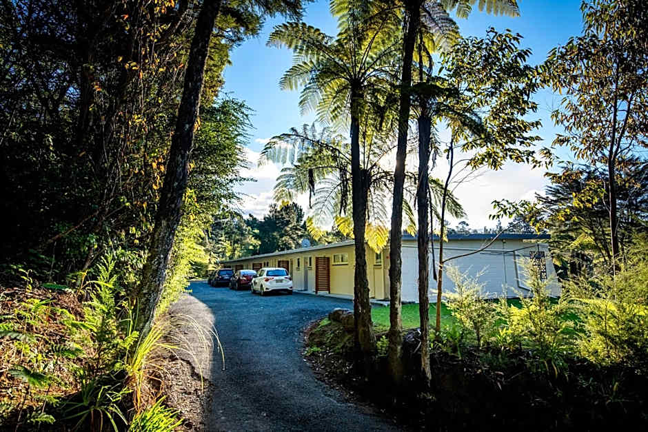 Sapphire Springs Holiday Park and Thermal Pools