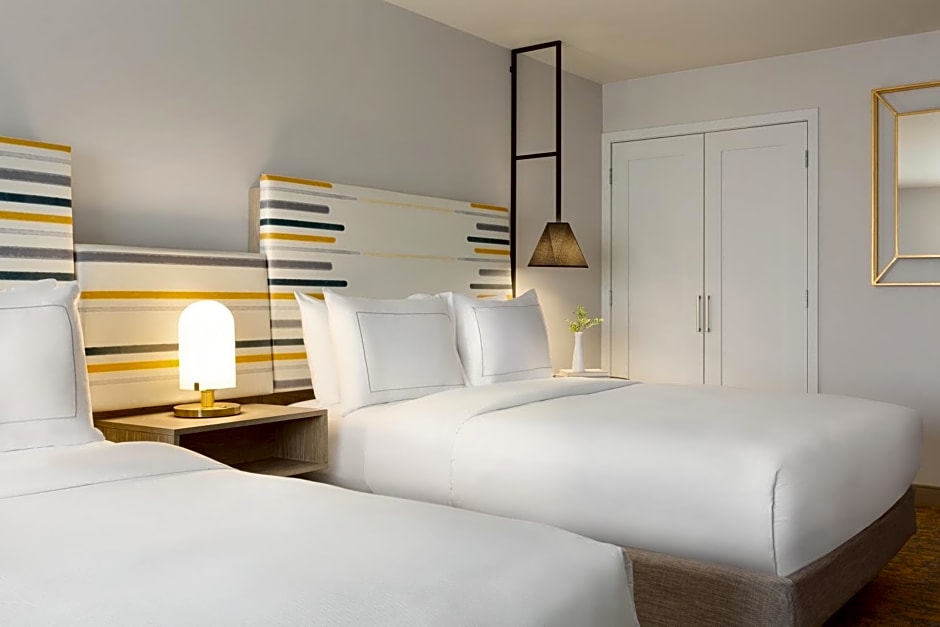 DoubleTree by Hilton Campbell - Pruneyard Plaza