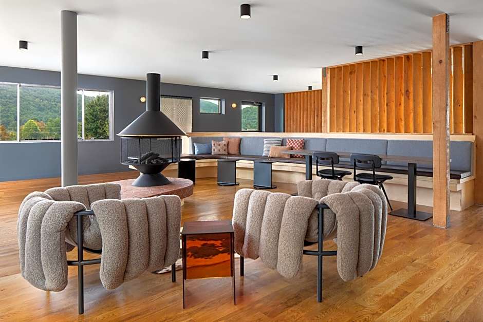 Rhode's Motor Lodge