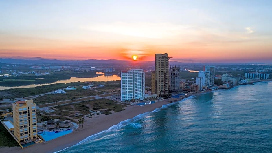 Park Royal Beach Mazatlán