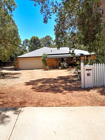 Mundaring Bed and Breakfast